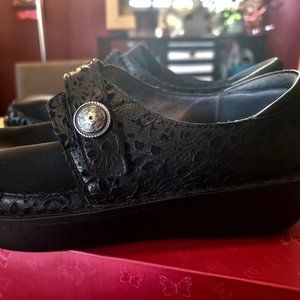 Alegria Dena Delicut Dream Fit Wedges Size 38